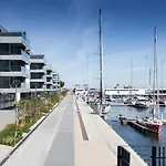 Faltom 15 Yacht Park Parking * غدينيا
