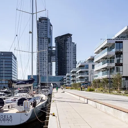 Faltom 15 Yacht Park Parking شقة *